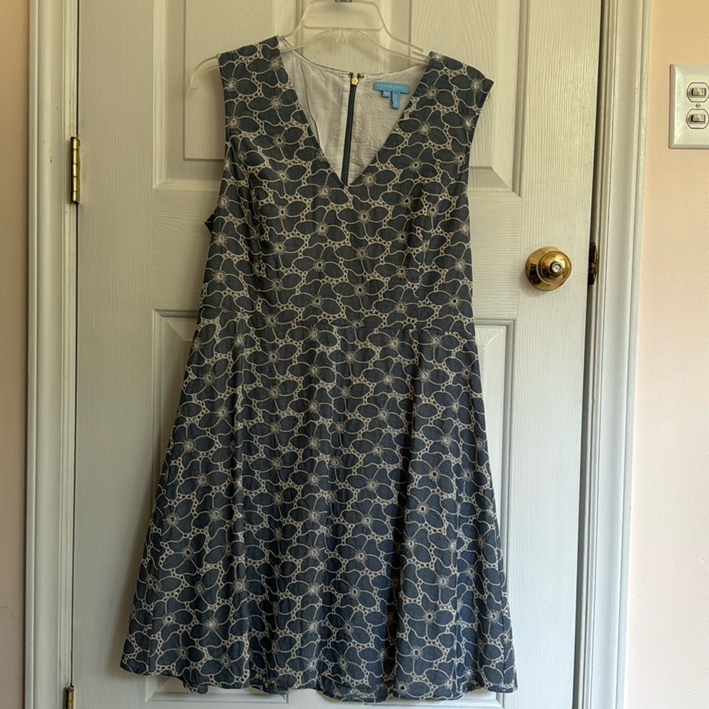 Draper James Embroidered
Chambray Sleeveless Dress Size 12